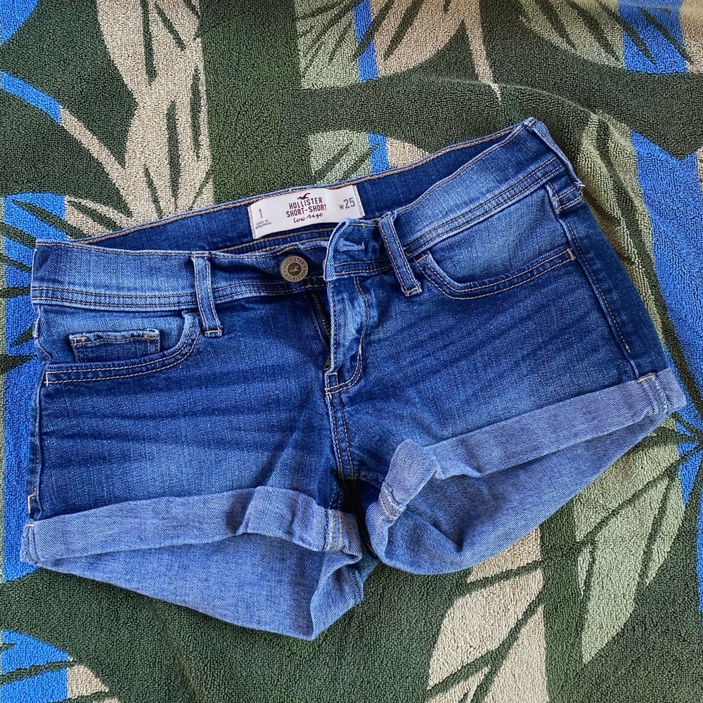HOLLISTER SHORTS